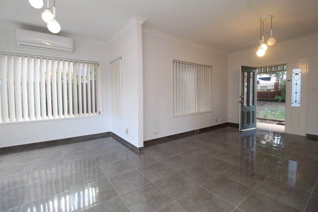 31 SPRINGFIELD AVE  ROSELANDS 1