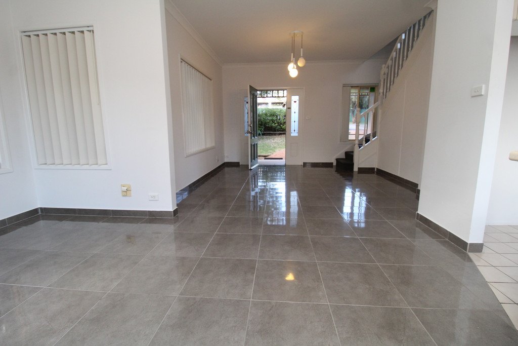 31 SPRINGFIELD AVE  ROSELANDS 4