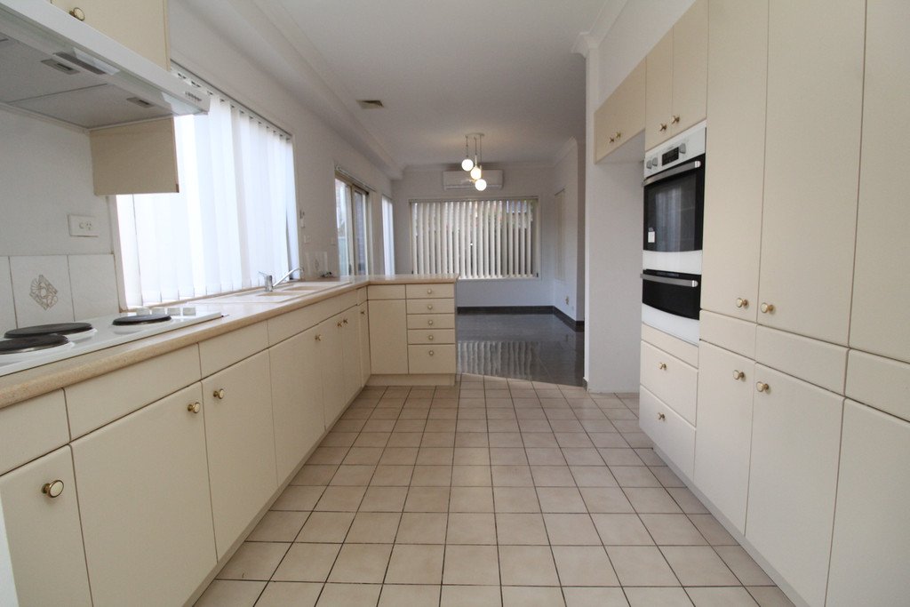 31 SPRINGFIELD AVE  ROSELANDS 6