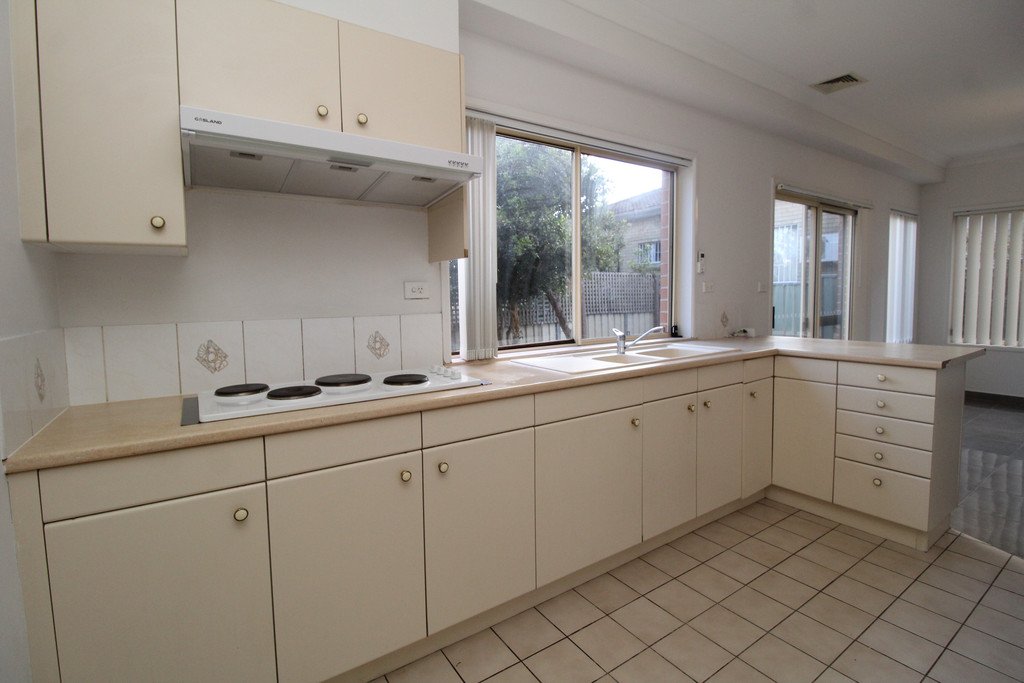 31 SPRINGFIELD AVE  ROSELANDS 7