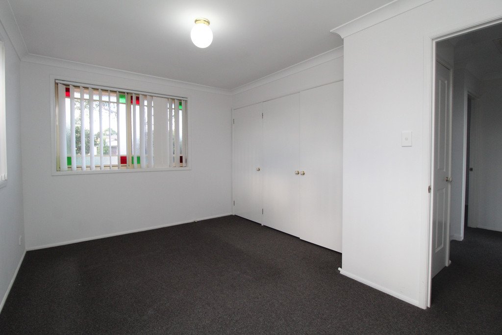 31 SPRINGFIELD AVE  ROSELANDS 8