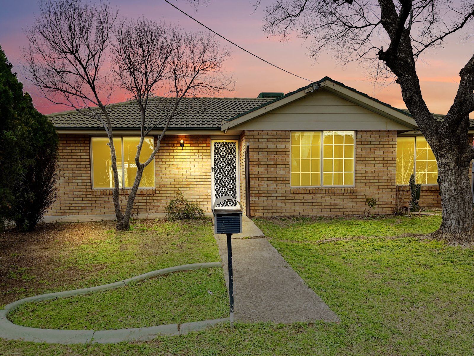 31 Sussex Street TAMWORTH 1