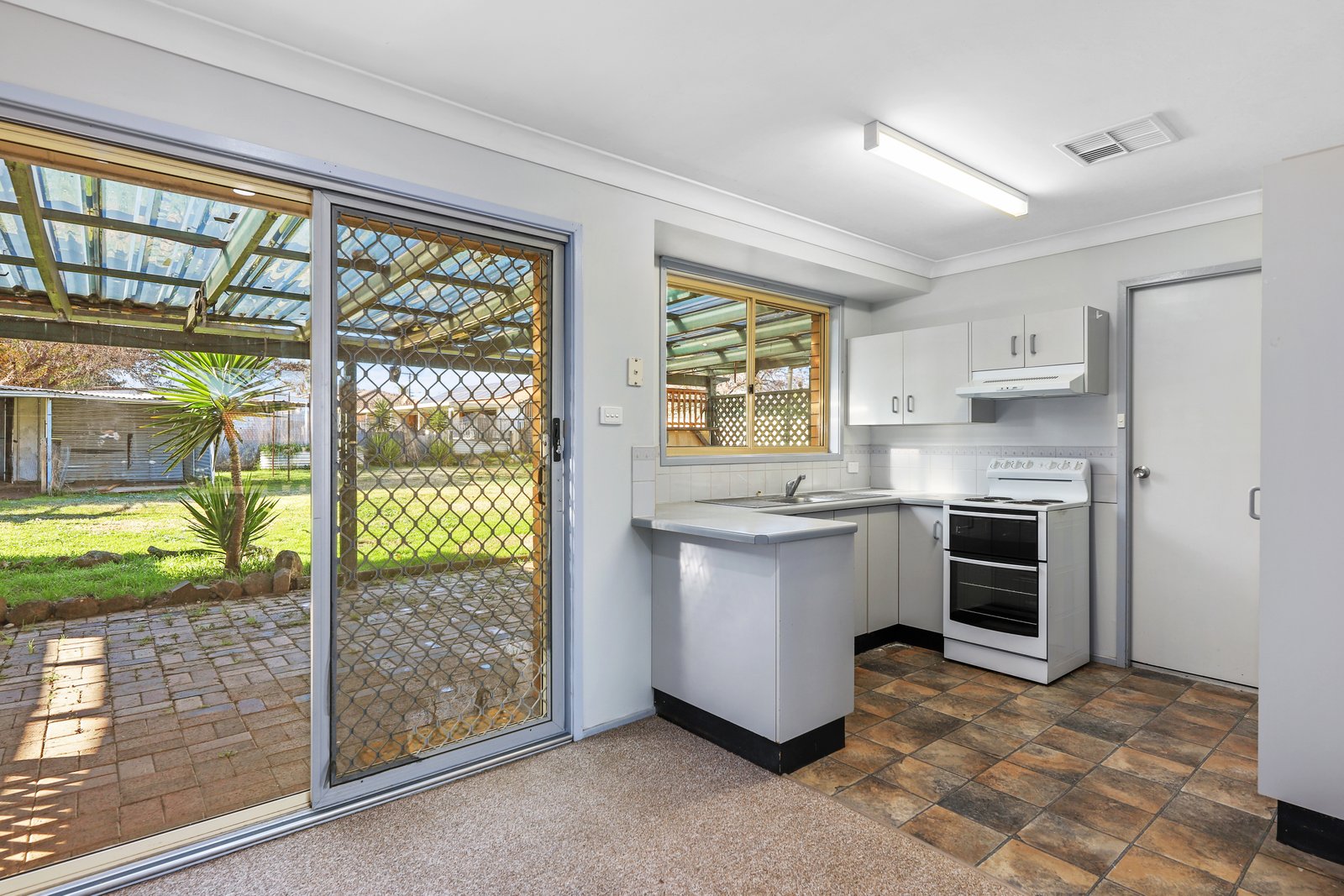 31 Sussex Street TAMWORTH 3