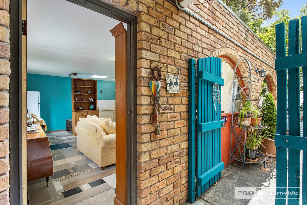 31 Waimea Avenue SANDY BAY 24