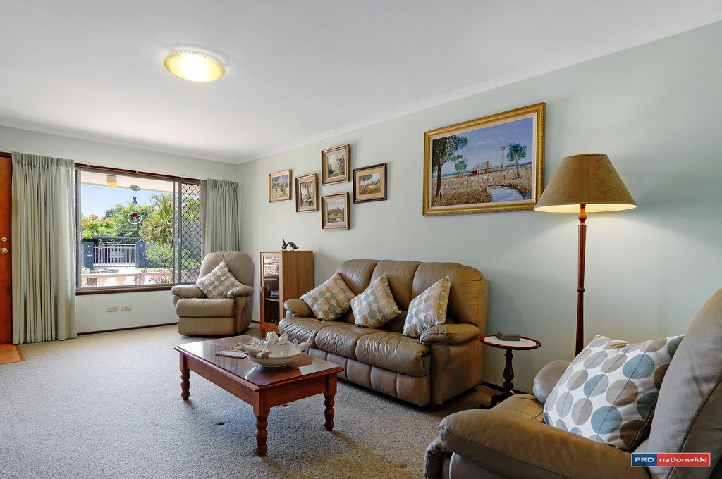 31 Warrina Crescent BURLEIGH WATERS 3