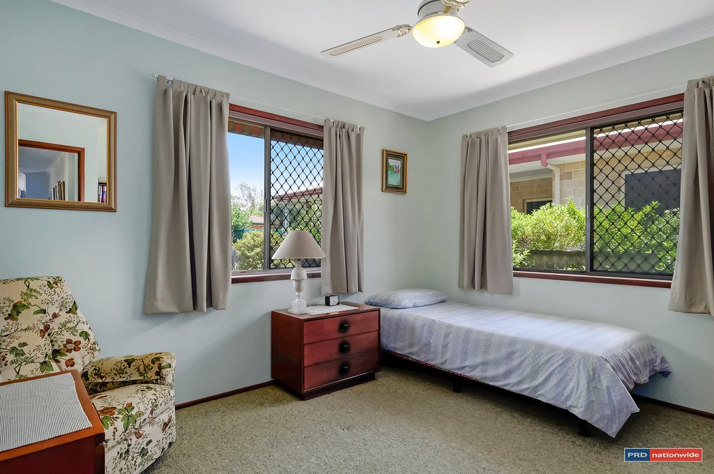 31 Warrina Crescent BURLEIGH WATERS 7