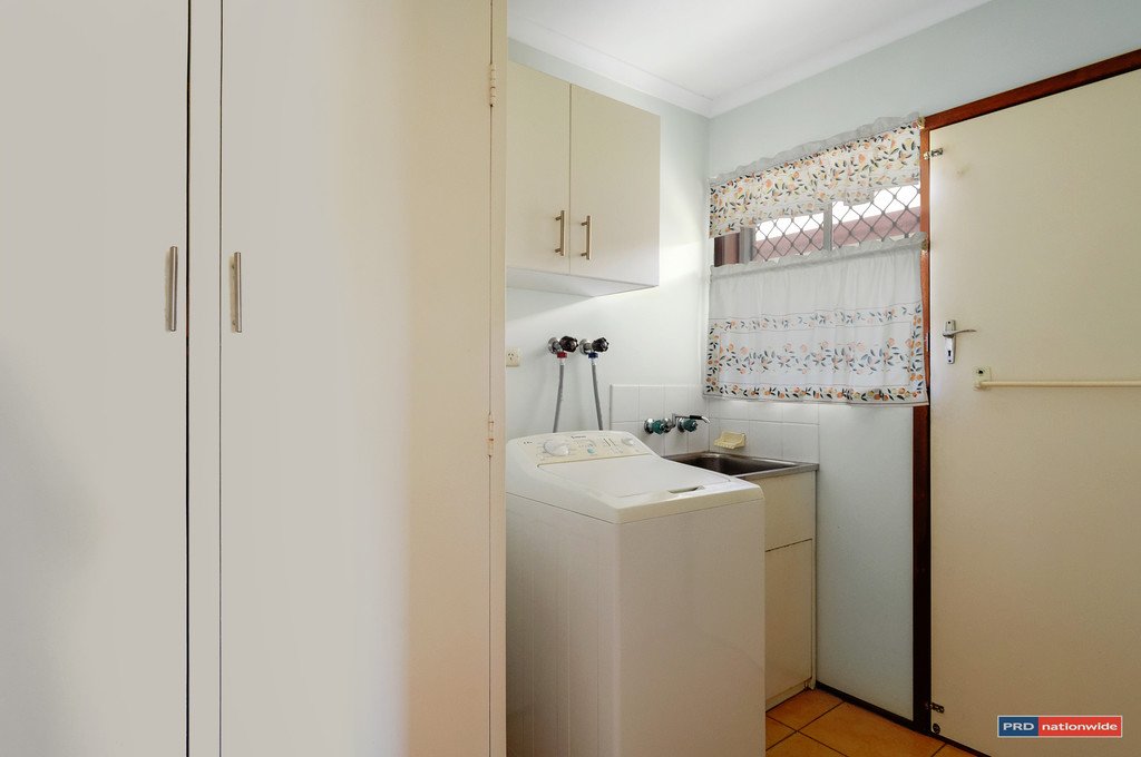 31 Warrina Crescent BURLEIGH WATERS 10