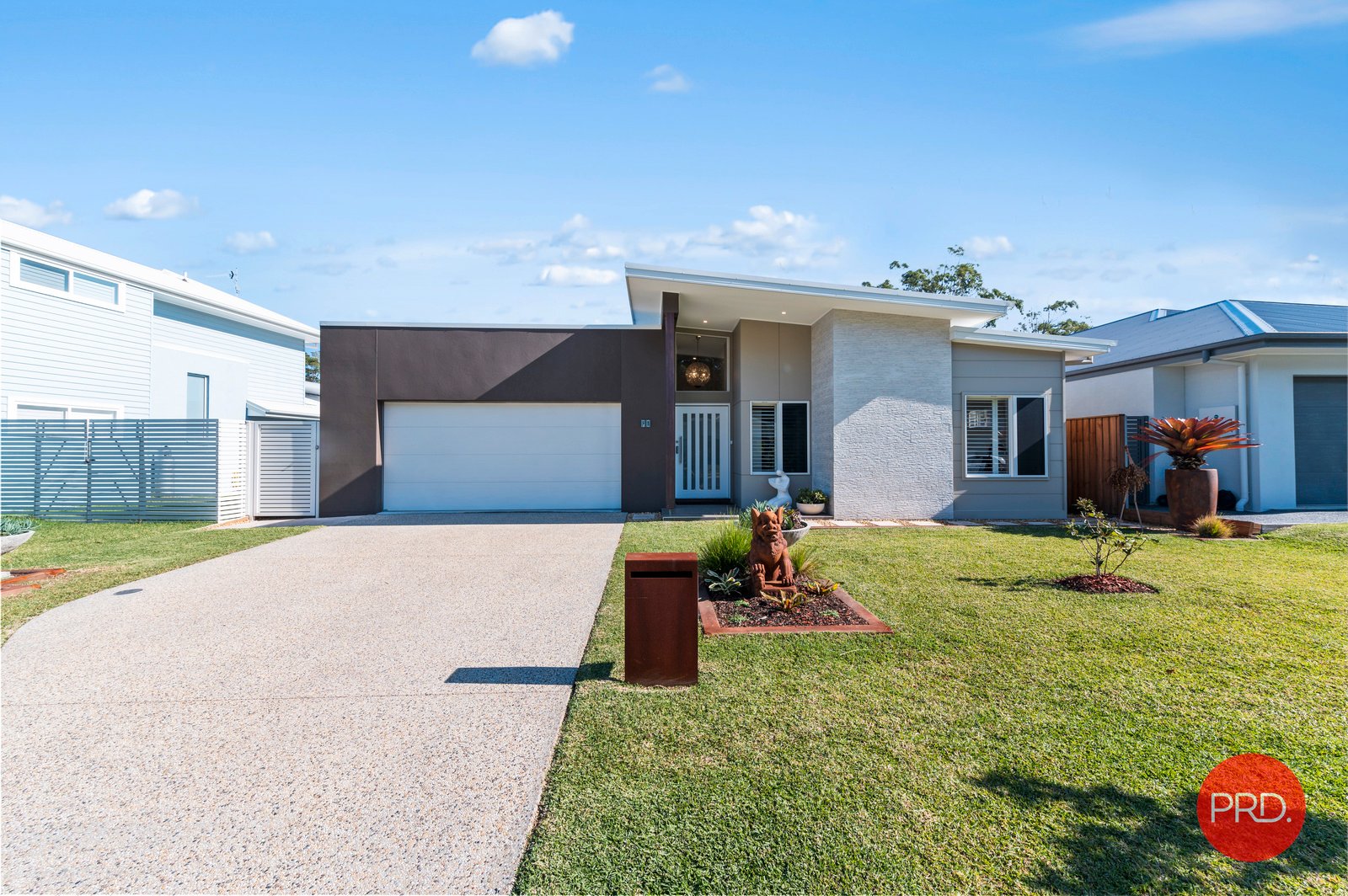 31 Watergum Close SAPPHIRE BEACH 1