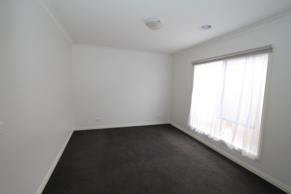 31 Westcliffe Crescent SEBASTOPOL 8