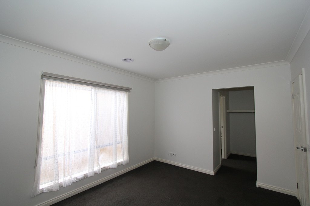 31 Westcliffe Crescent SEBASTOPOL 9