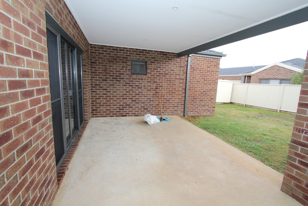 31 Westcliffe Crescent SEBASTOPOL 17