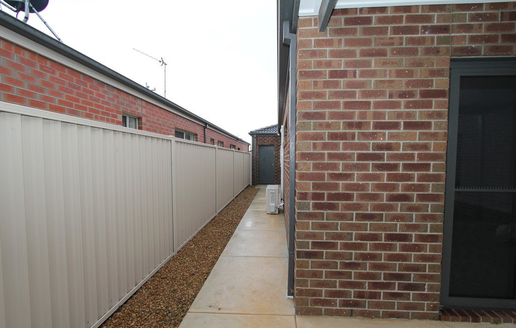 31 Westcliffe Crescent SEBASTOPOL 19