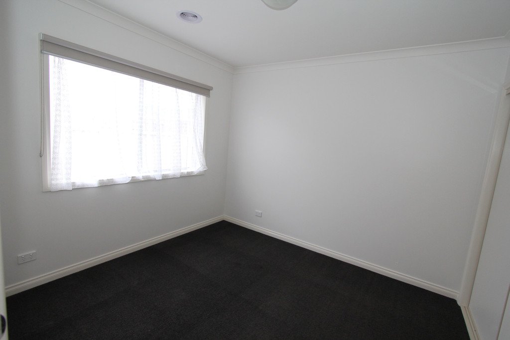 31 Westcliffe Crescent SEBASTOPOL 12