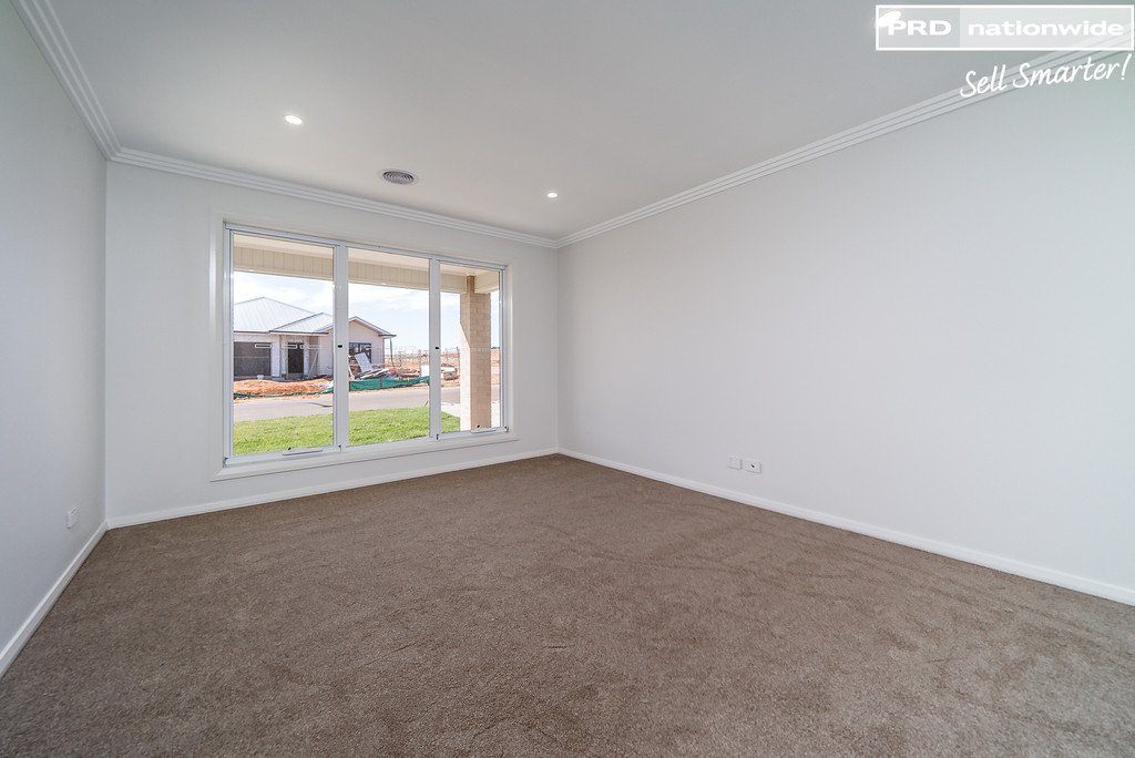 31 Wiveon Street GOBBAGOMBALIN 3