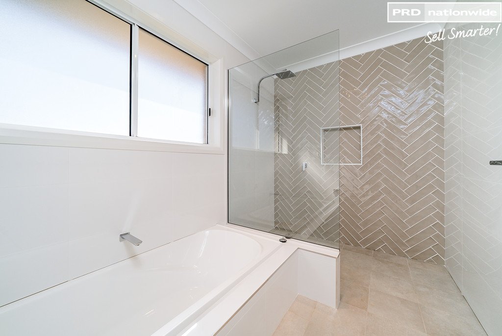 31 Wiveon Street GOBBAGOMBALIN 4