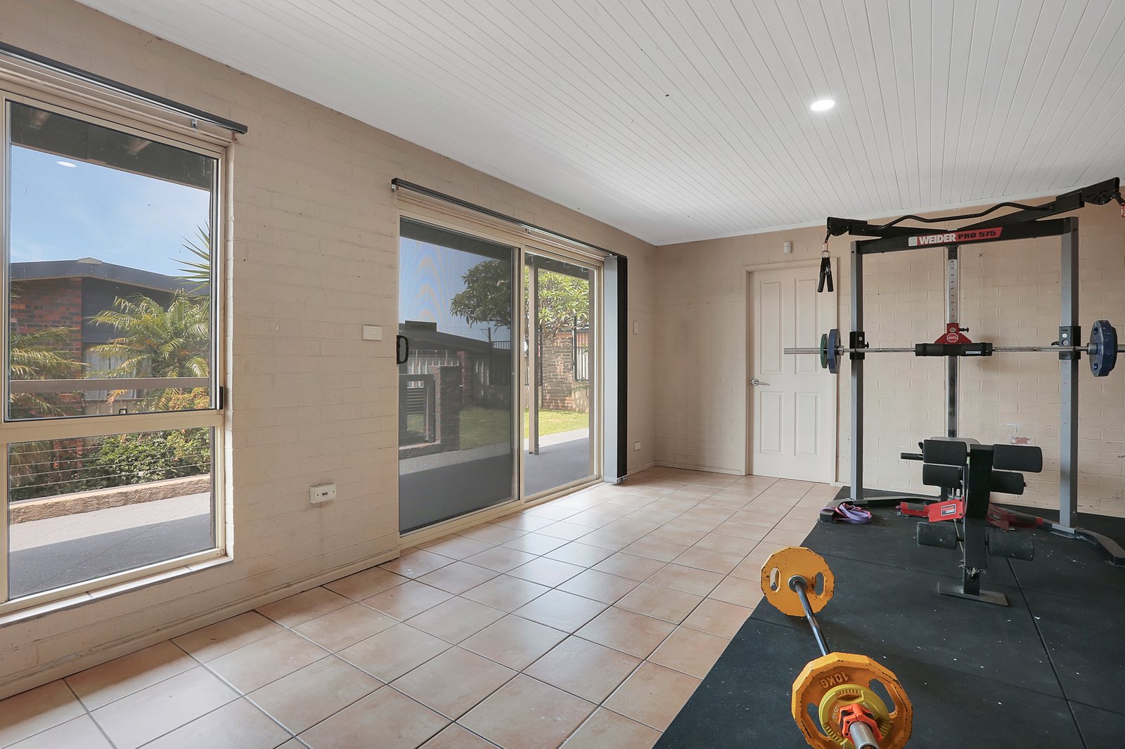 31 Wybalena Ave  KOONAWARRA 6