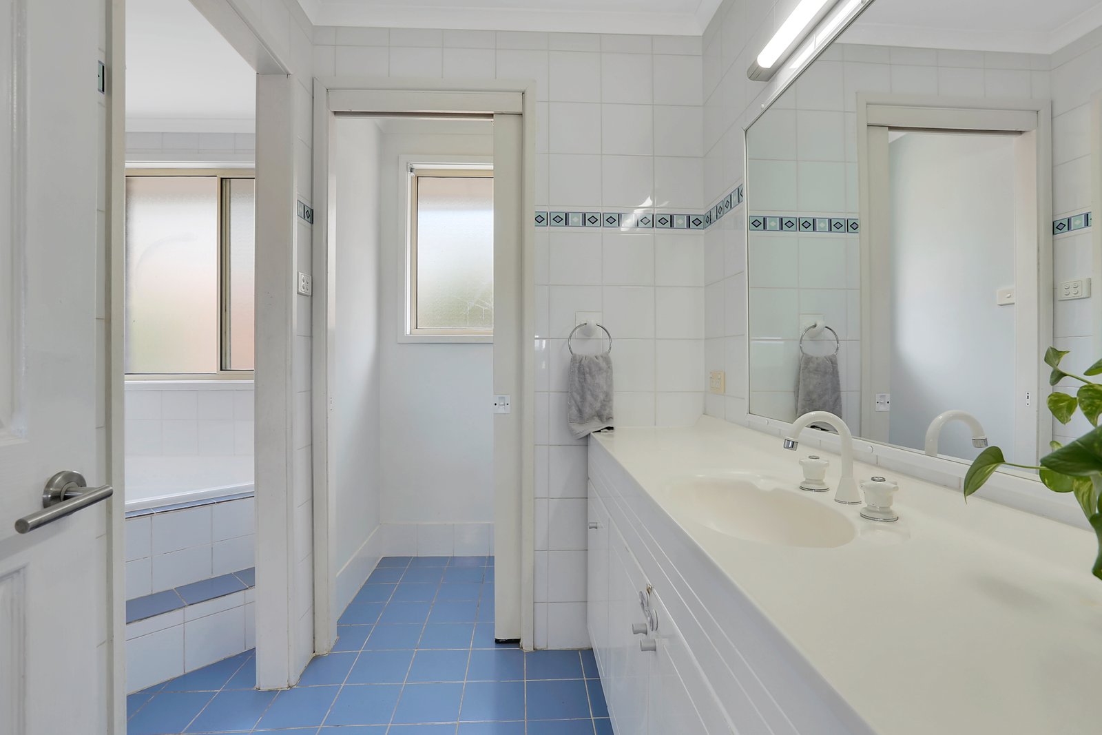 31 Wybalena Ave  KOONAWARRA 8