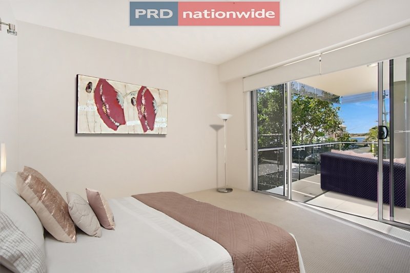 3/10-12 Imperial Parade LABRADOR 3