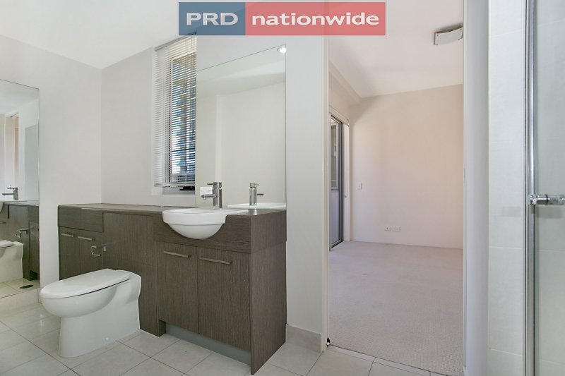 3/10-12 Imperial Parade LABRADOR 6