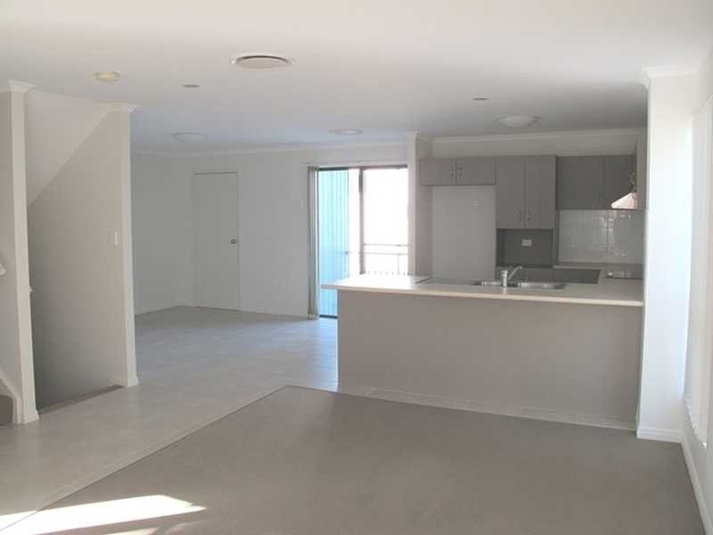 3/10 Arthur Street BOYNE ISLAND 14