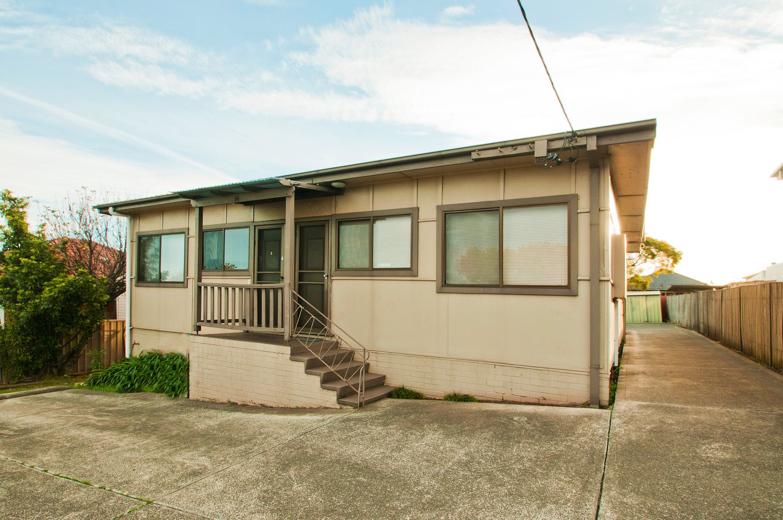 3/10 Barina Avenue LAKE HEIGHTS 1