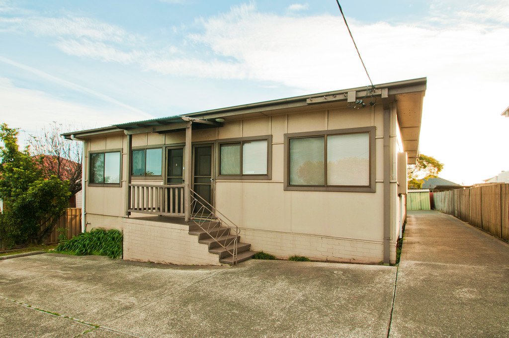 3/10 Barina Avenue LAKE HEIGHTS 1