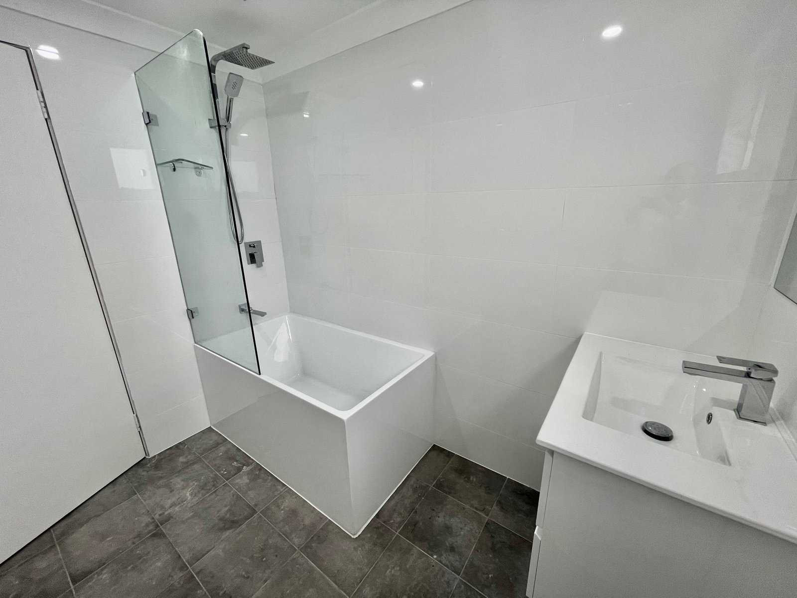 3/10 Colin Street LAKEMBA 6