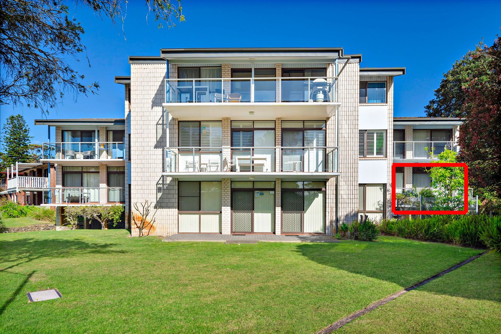 3/10 Columbia Close NELSON BAY 2
