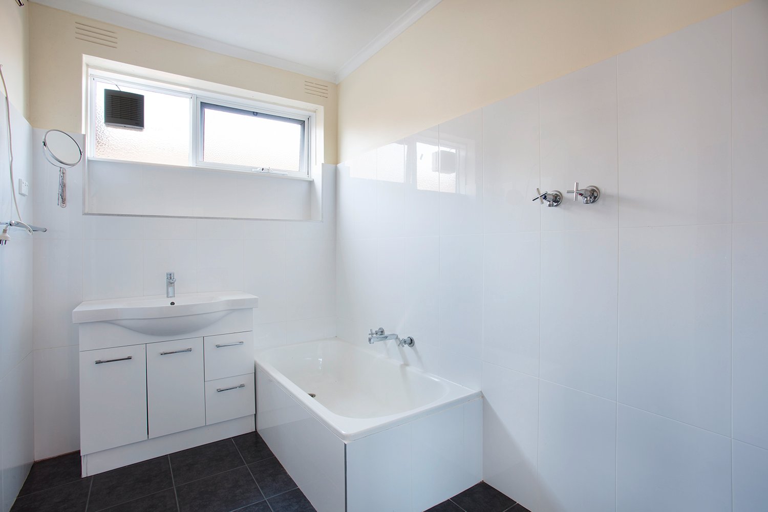 Gallery: 3/10 Elm Grove
