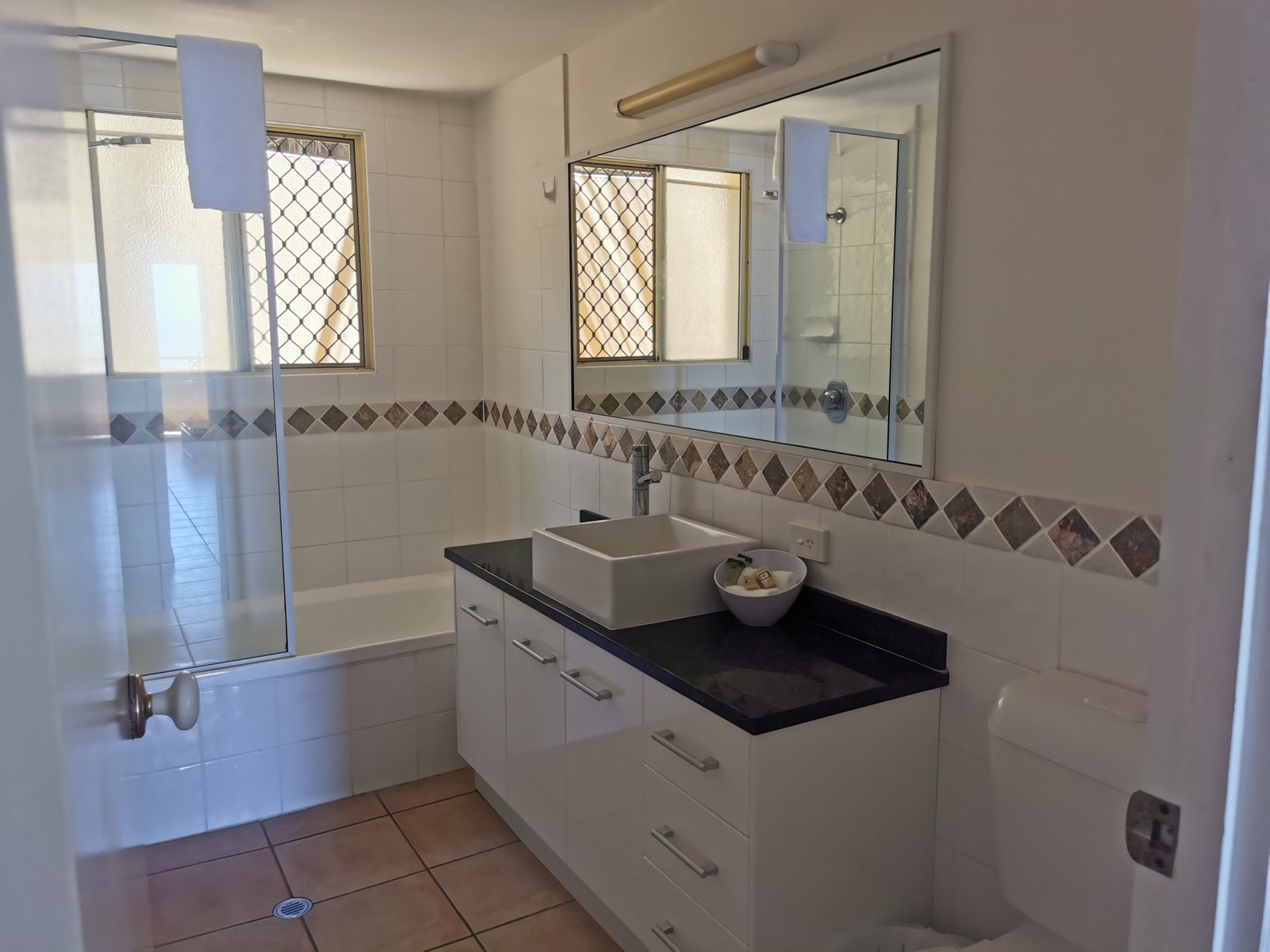 3/10 Golden Orchid Drive AIRLIE BEACH 6