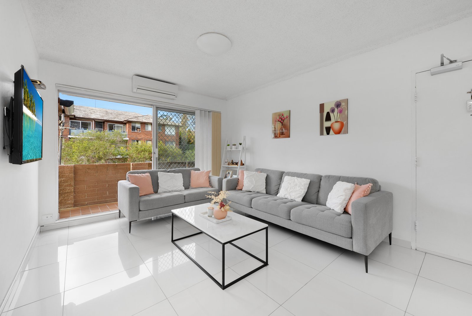 3/10 Grace Campbell Crescent HILLSDALE 1
