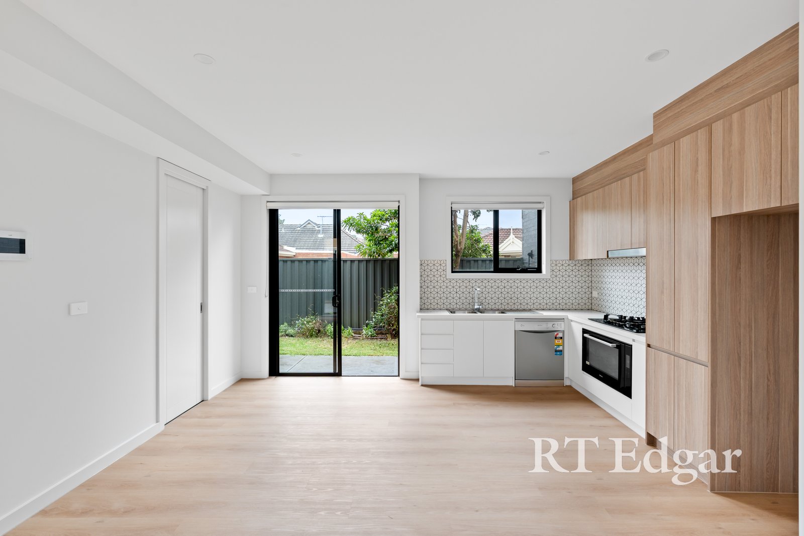 Real Estate and Property in 3/10 Gregory, Oak Park, VIC