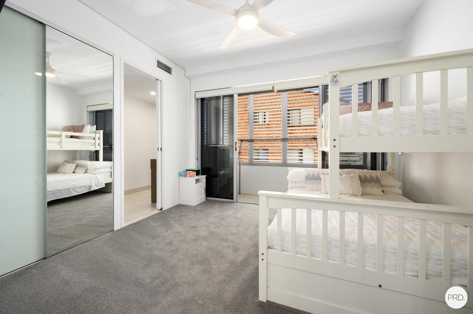 3/10 Imperial Parade LABRADOR 10