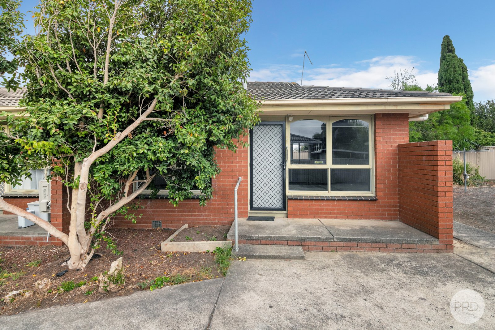 3/10 John Street WENDOUREE 2