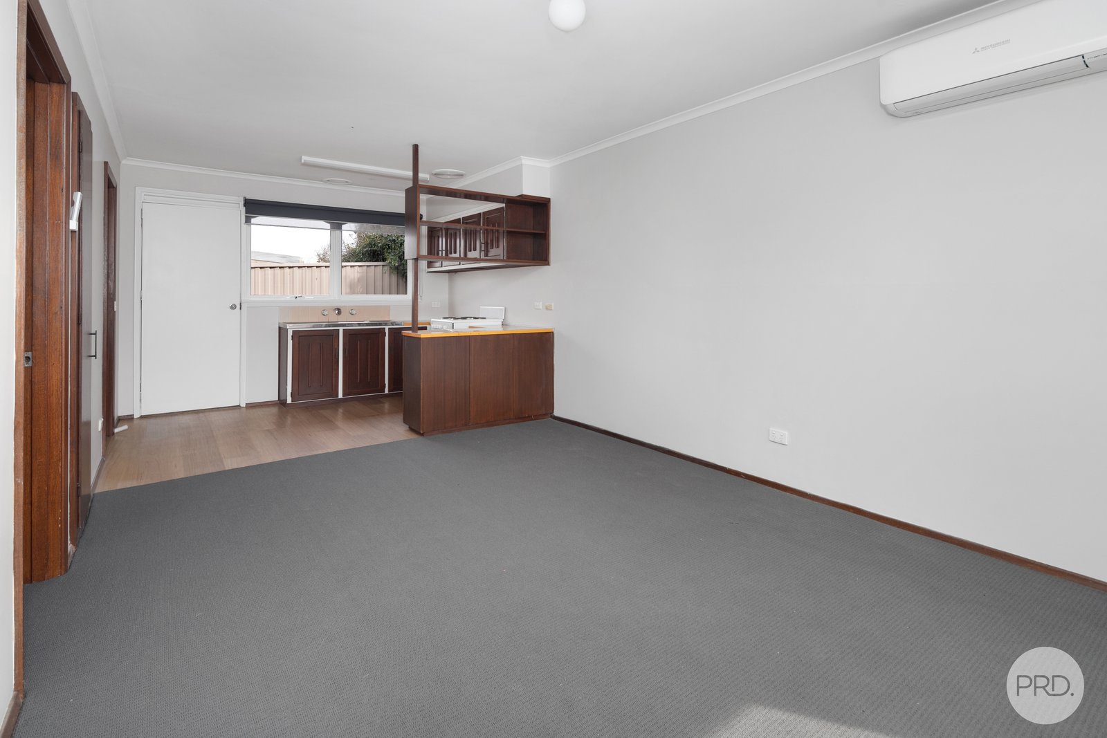 3/10 John Street WENDOUREE 4