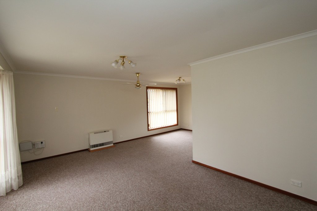 310 Kinnersley Avenue CANADIAN 5