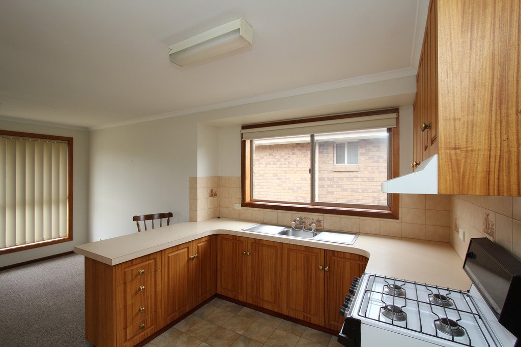 310 Kinnersley Avenue CANADIAN 7