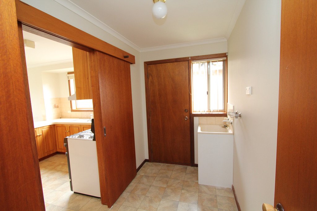 310 Kinnersley Avenue CANADIAN 8