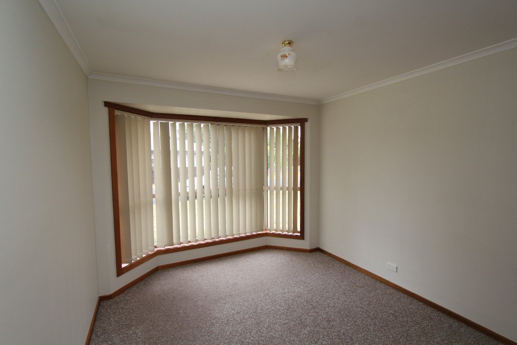 310 Kinnersley Avenue CANADIAN 12