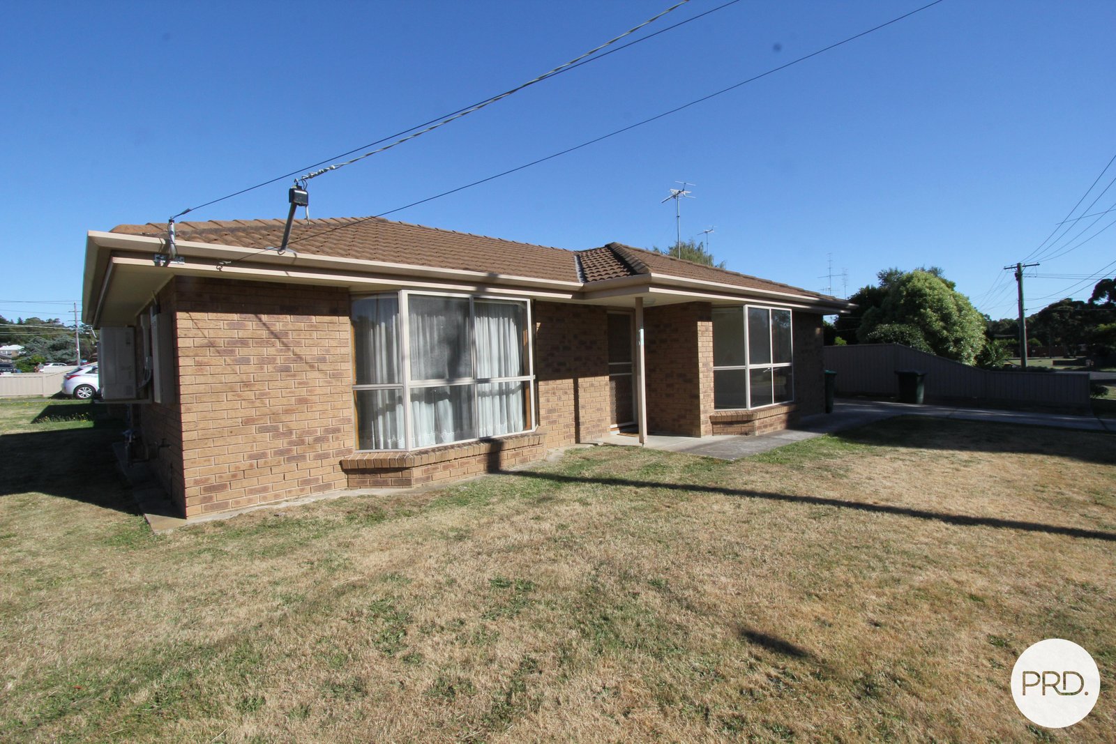 310 Kinnersley Avenue CANADIAN 1