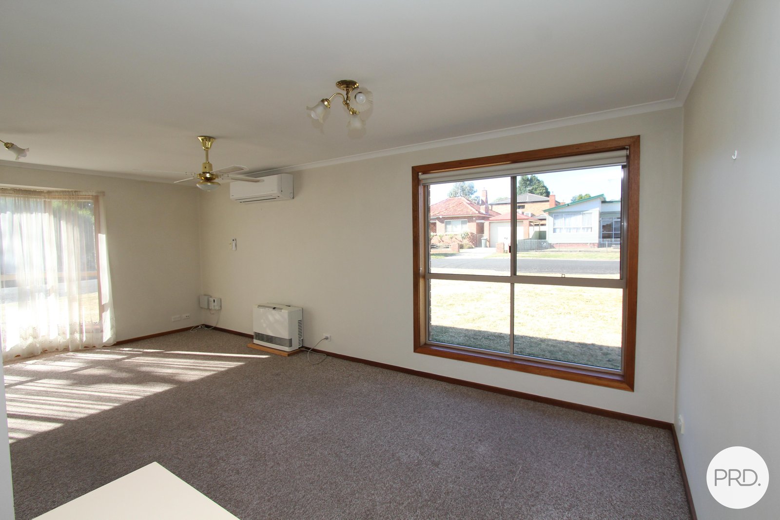 310 Kinnersley Avenue CANADIAN 5