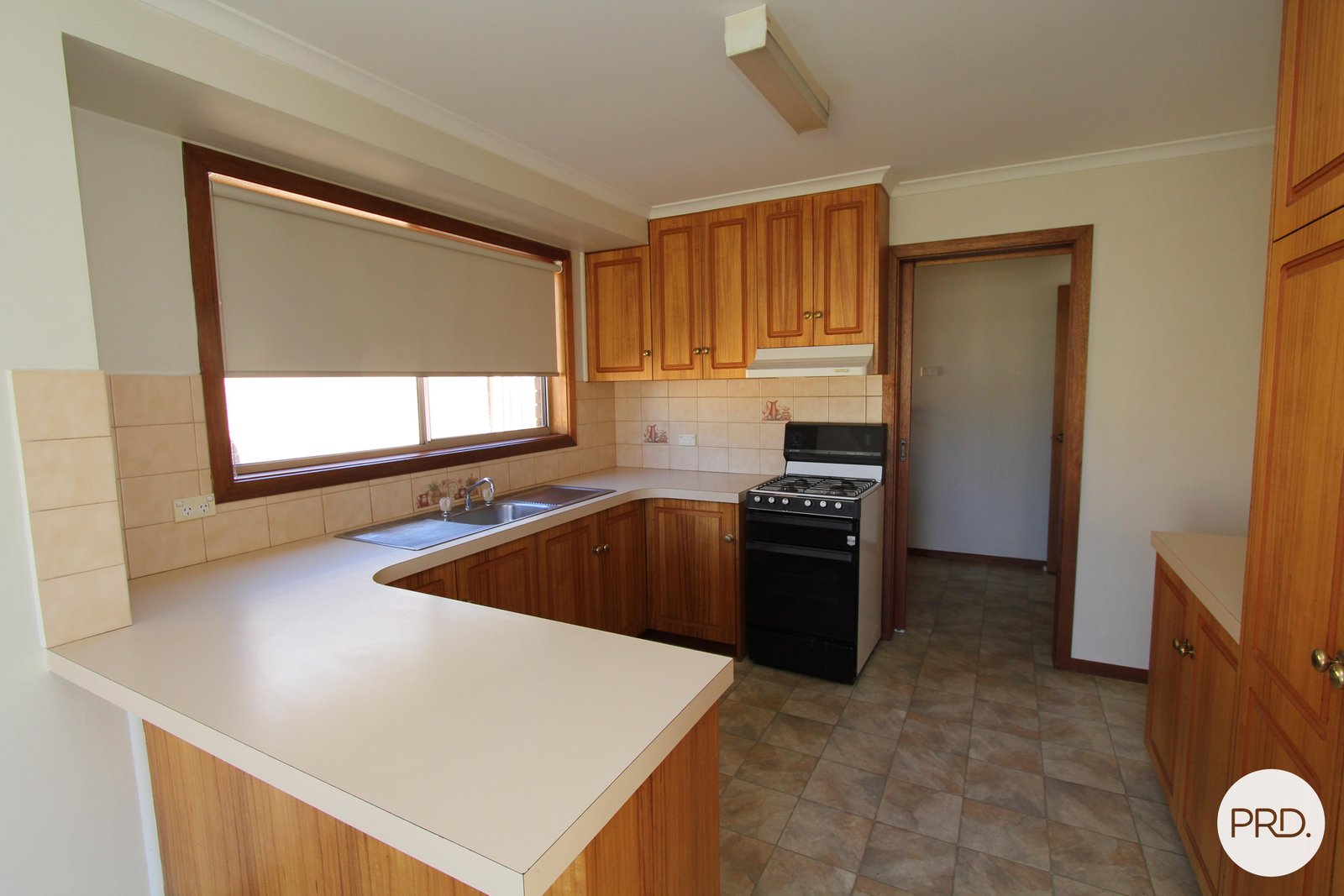 310 Kinnersley Avenue CANADIAN 7