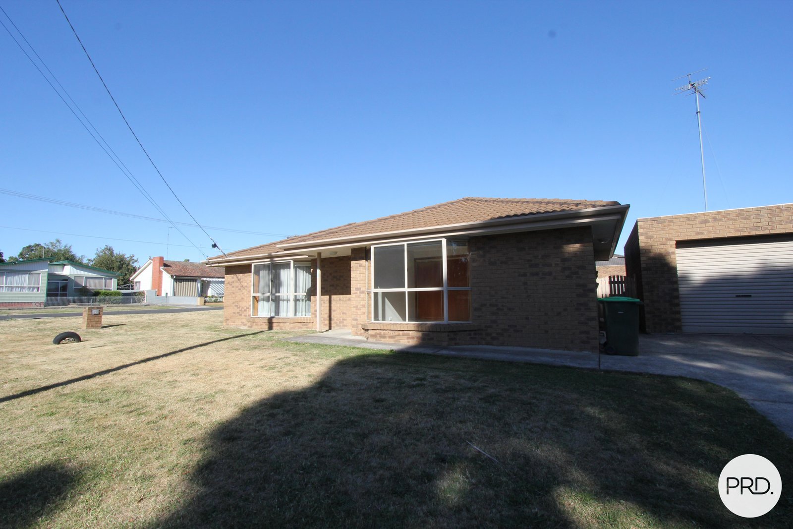 310 Kinnersley Avenue CANADIAN 17