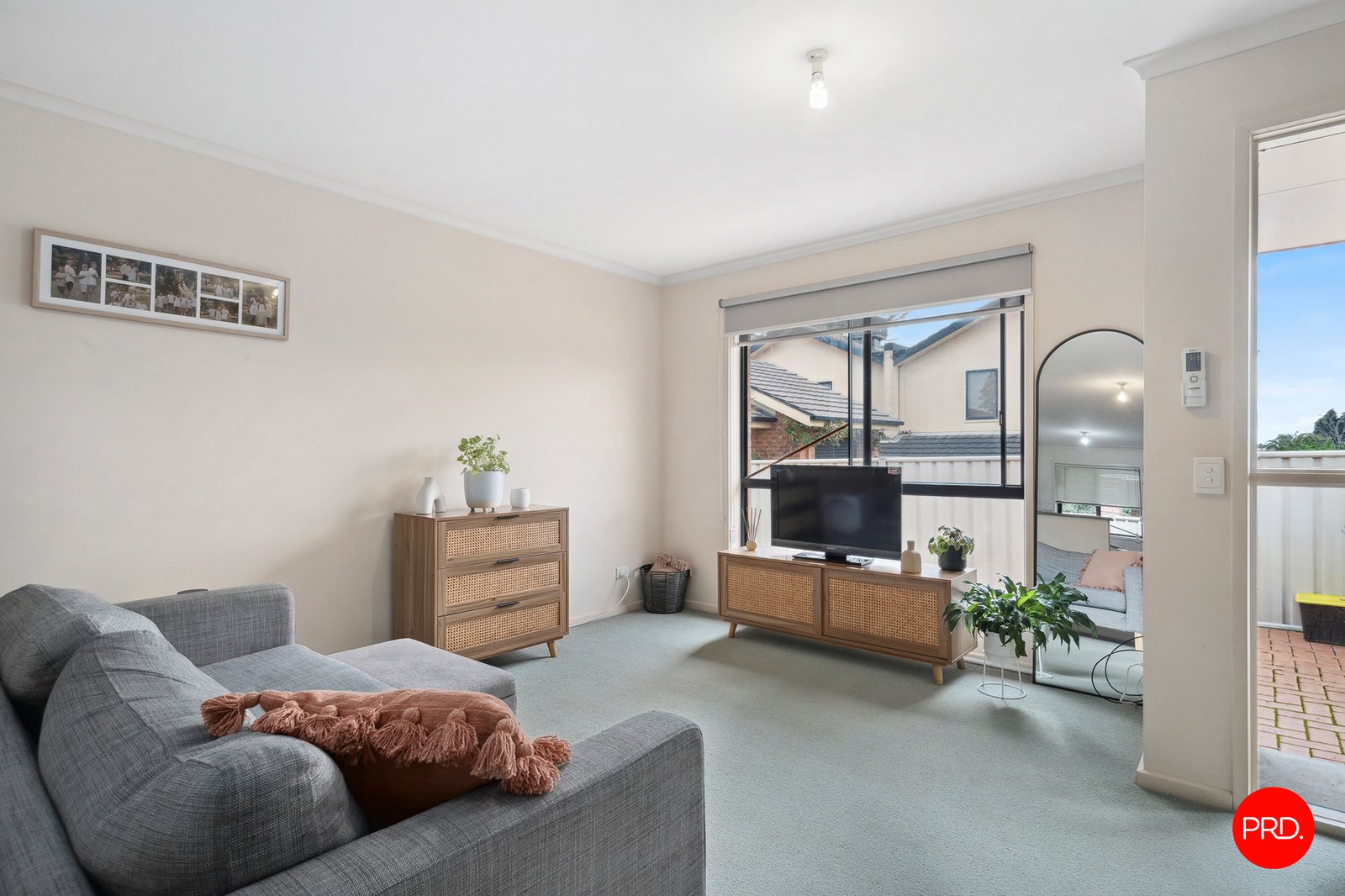 3/10 Ligar Street KENNINGTON 2