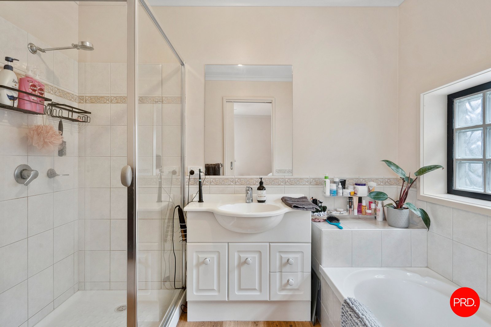 3/10 Ligar Street KENNINGTON 9