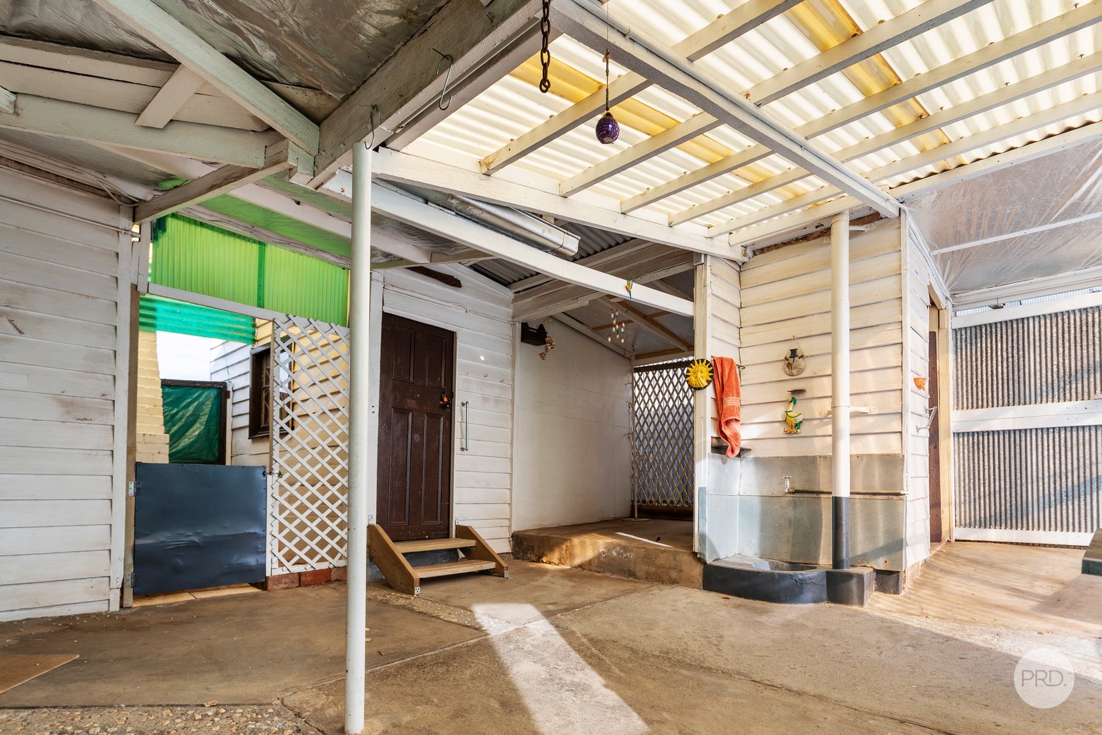 310 Mackenzie Street GOLDEN SQUARE 9