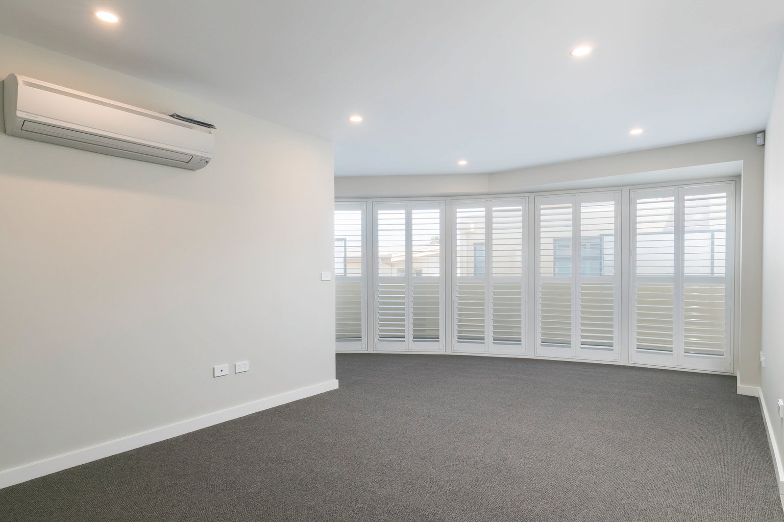 Gallery: 3/10 Shenfield Avenue