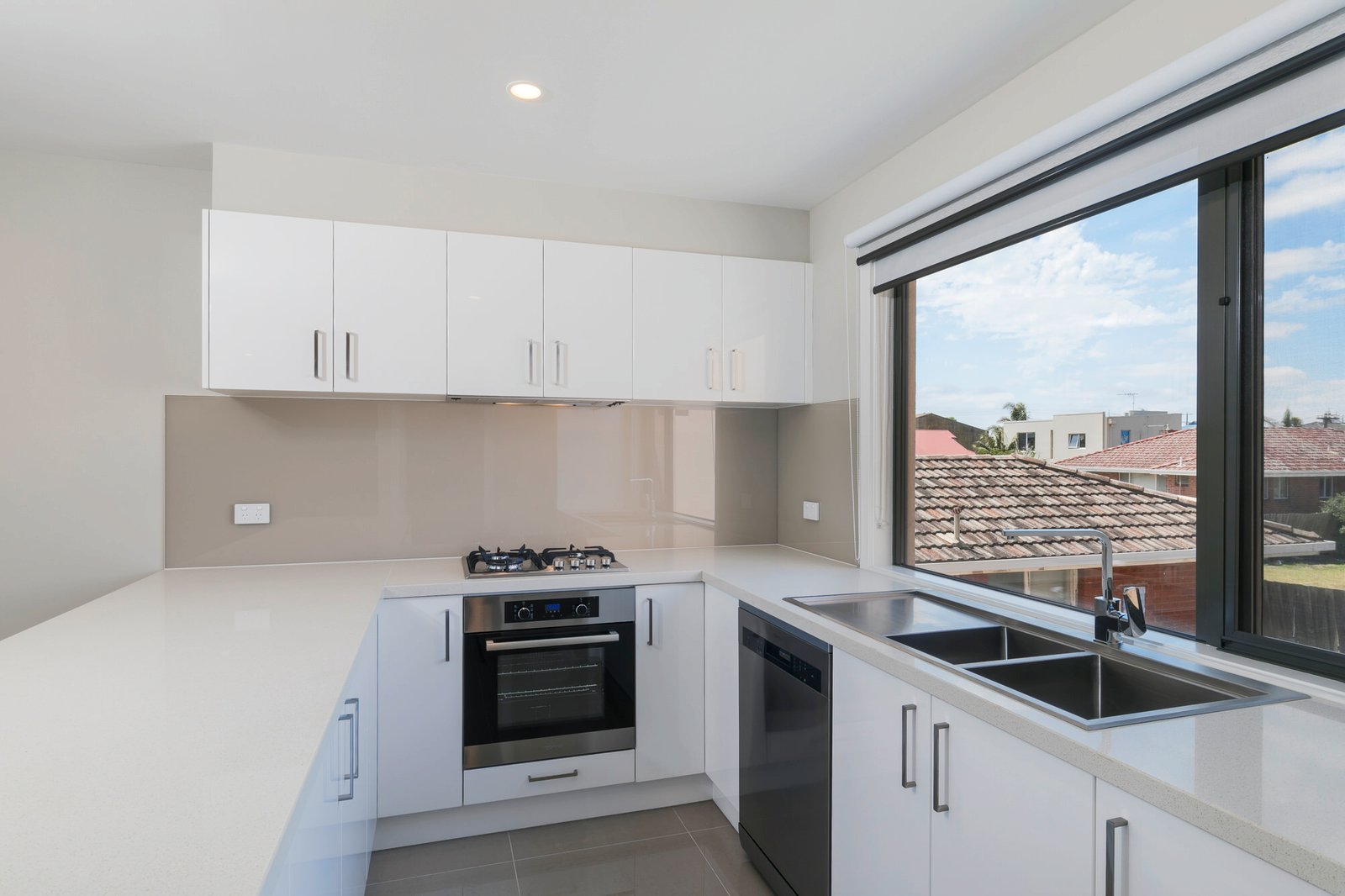 Gallery: 3/10 Shenfield Avenue