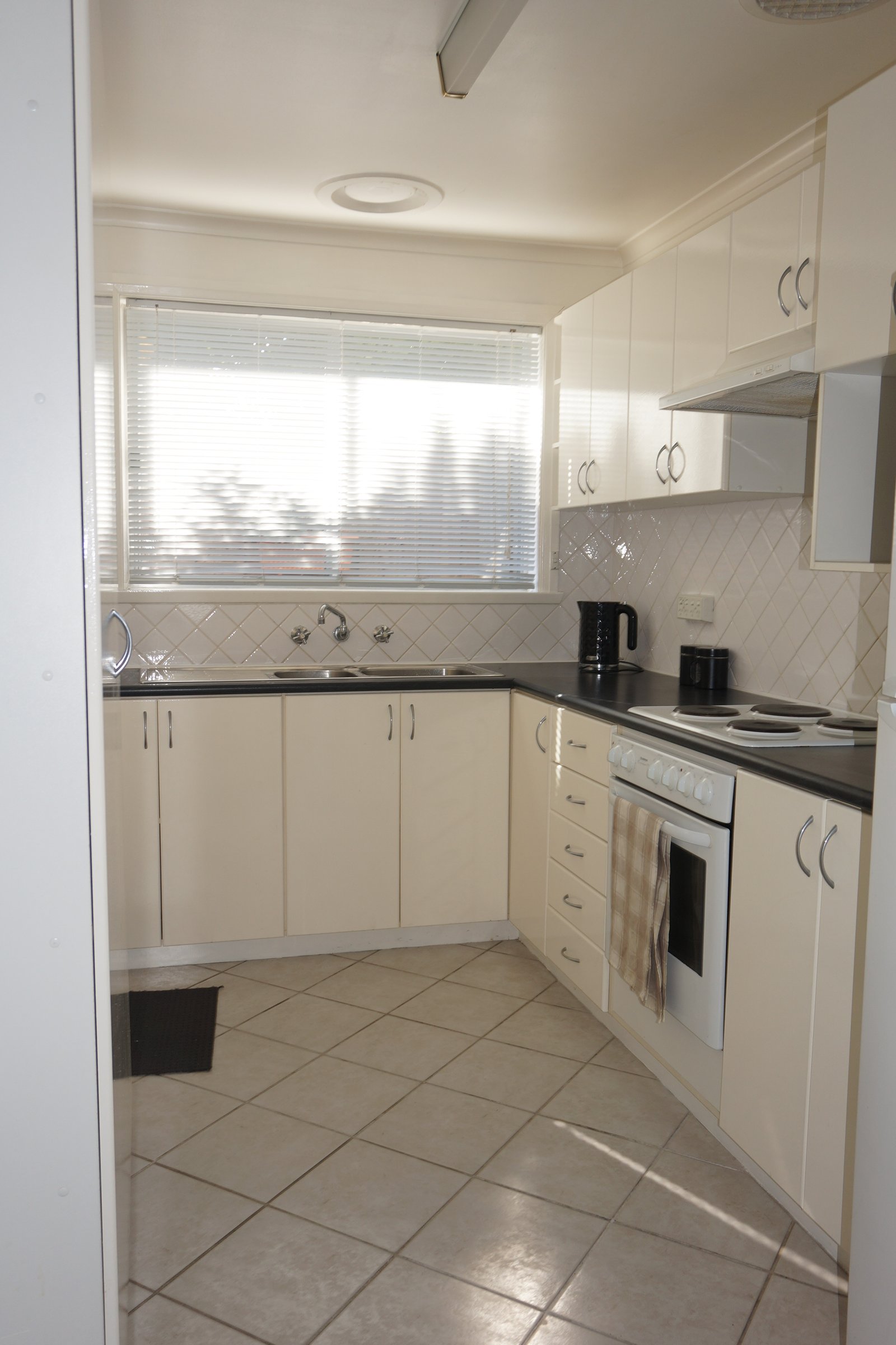 Gallery: 3/10 Stradling Avenue