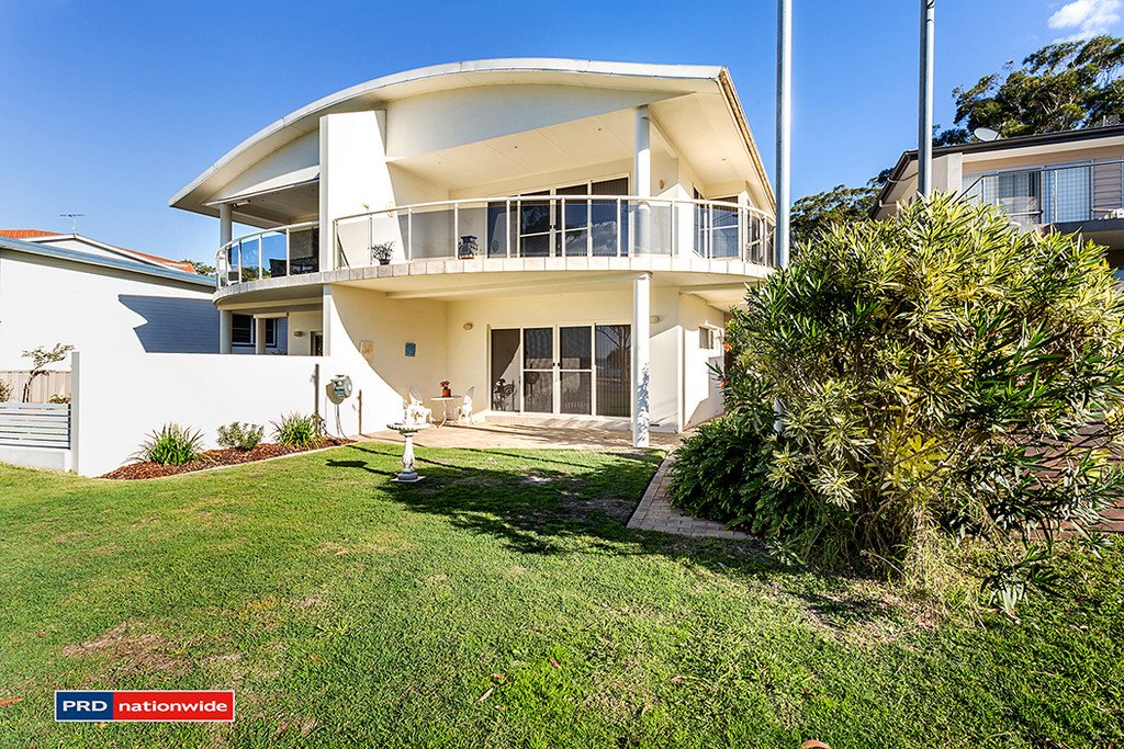 310 Wanda Avenue SALAMANDER BAY 2